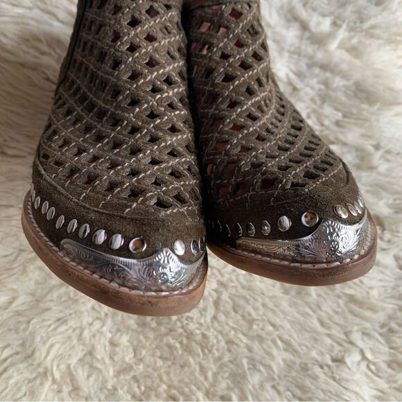 Jeffrey Campbell Tagalong Stud Western Cut Out Ankle Bootie Olive Green Size 6 - Picture 7 of 11